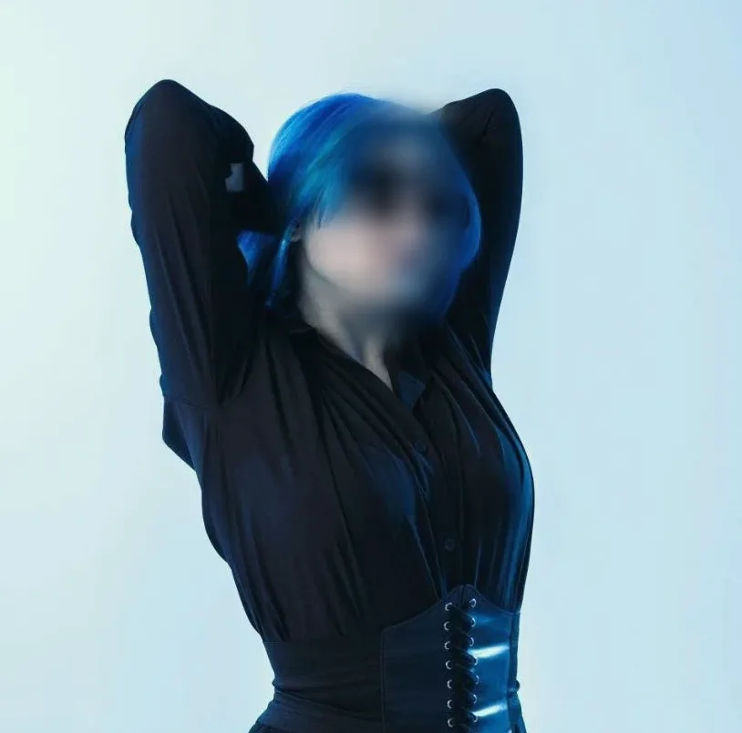 Lucia, 21