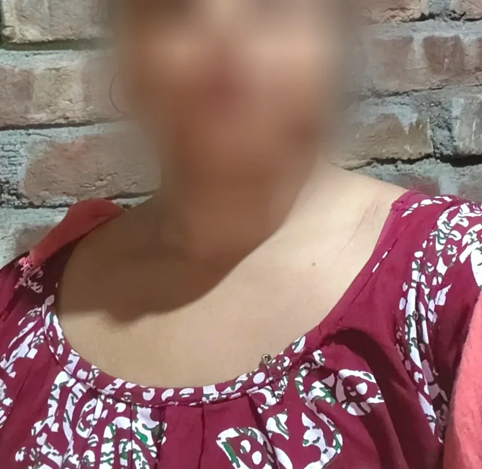 Nadine, 28
