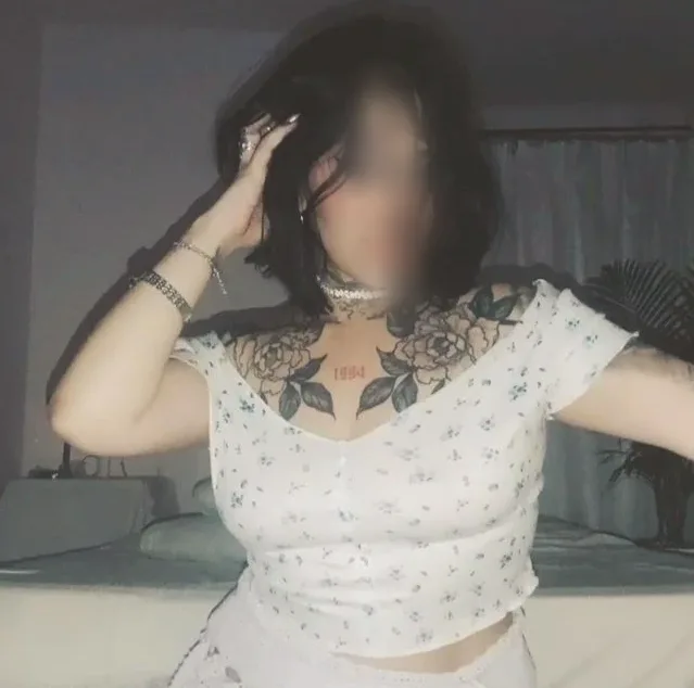 Sarah, 28